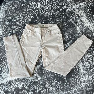Khaki size 6 skinny jeans